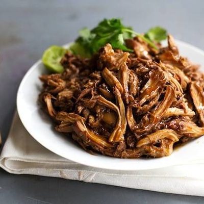 Honey Glazed Crockpot Chicken Adobo - simple pantry ingredients, hardly any hands-on time, 200 calories. | https://sunn-kropp.today