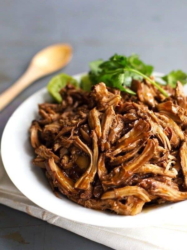 Honey Glazed Crockpot Chicken Adobo - simple pantry ingredients, hardly any hands-on time, 200 calories. | https://sunn-kropp.today